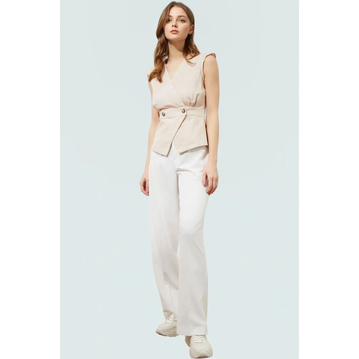 Pamuklu Keten Görünümlü Bluz; V Yaka Düğmeli Kolsuz Fitted Kalıp Özel Tasarım Özenle Seçilmiş