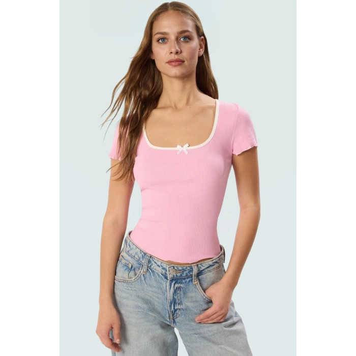 Pamuklu Örme Bluz Fitted Kalıp Havuz Yaka Kısa Kol Modern Stil Trend Tasarım