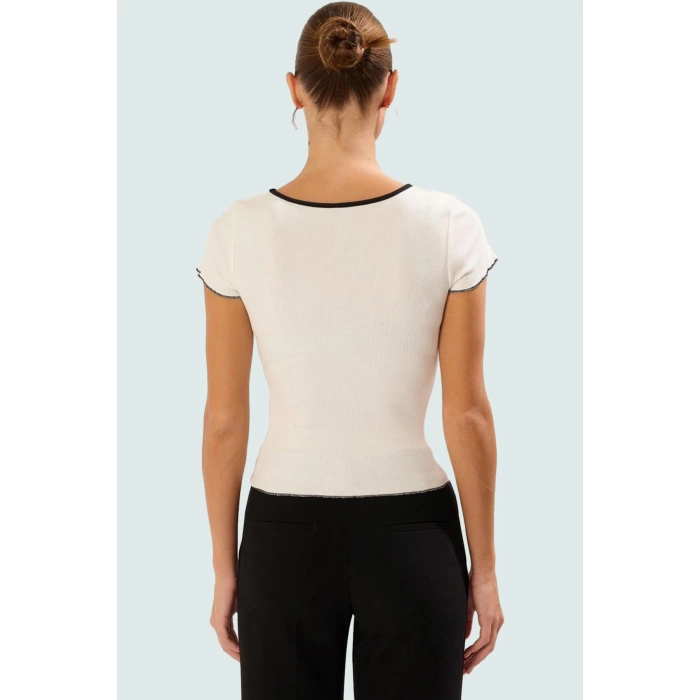 Pamuklu Örme Bluz Fitted Kalıp Havuz Yaka Kısa Kol Modern Stil Trend Tasarım