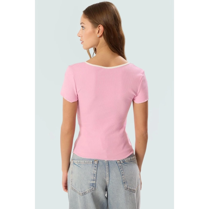 Pamuklu Örme Bluz Fitted Kalıp Havuz Yaka Kısa Kol Modern Stil Trend Tasarım