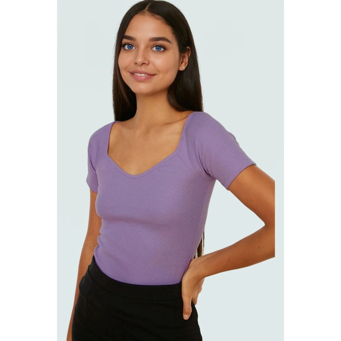 Pamuklu Örme Bluz Rahat Şık ve Vücuda Tam Oturan Görünüm