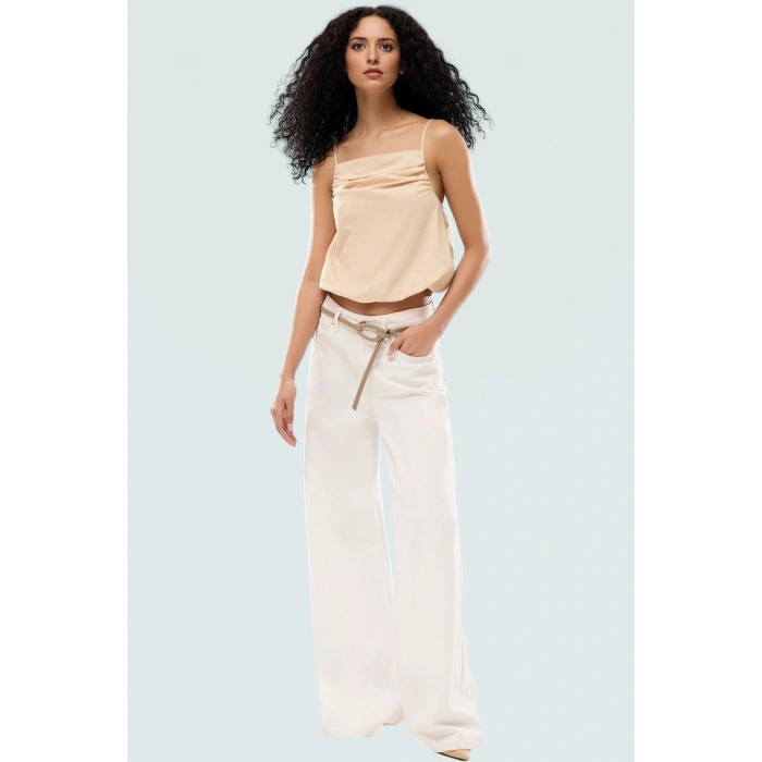 Pamuklu Polyester Dacron Crop Bluz Rahat Yazlık Fitted Kalıp Modern Stil Şık Görünüm