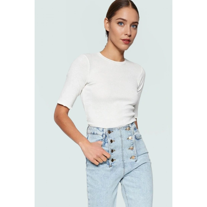 Pamuklu Polyester Elastan Karışımlı Fitted Bluz Bisiklet Yaka Kısa Kollu Yıkamalı