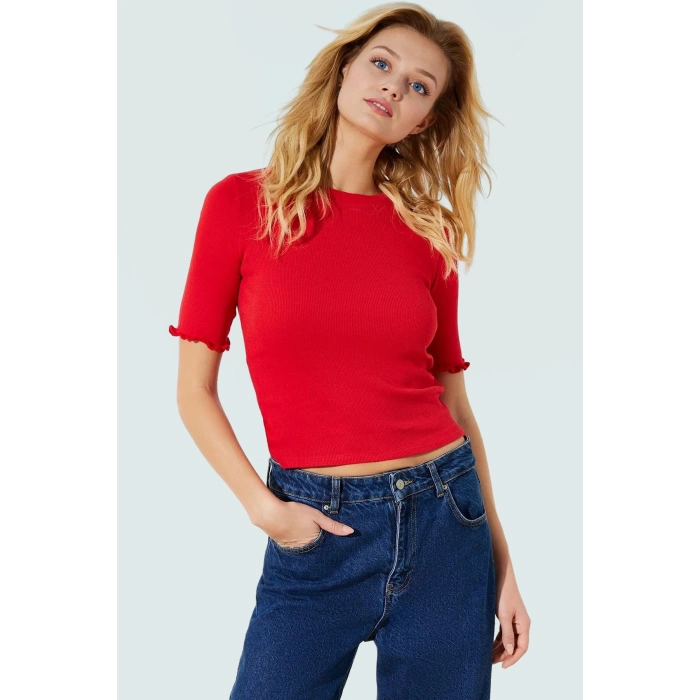 Pamuklu Polyester Elastan Karışımlı Fitted Bluz Bisiklet Yaka Kısa Kollu Yıkamalı