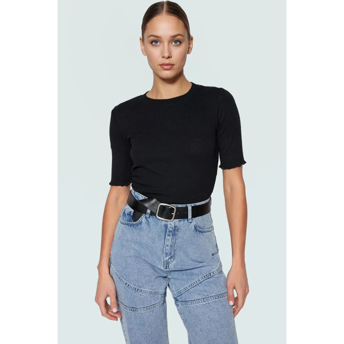 Pamuklu Polyester Elastan Karışımlı Fitted Bluz Bisiklet Yaka Kısa Kollu Yıkamalı