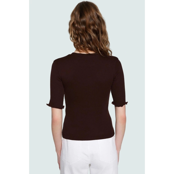 Pamuklu Polyester Elastan Karışımlı Fitted Bluz Bisiklet Yaka Kısa Kollu Yıkamalı