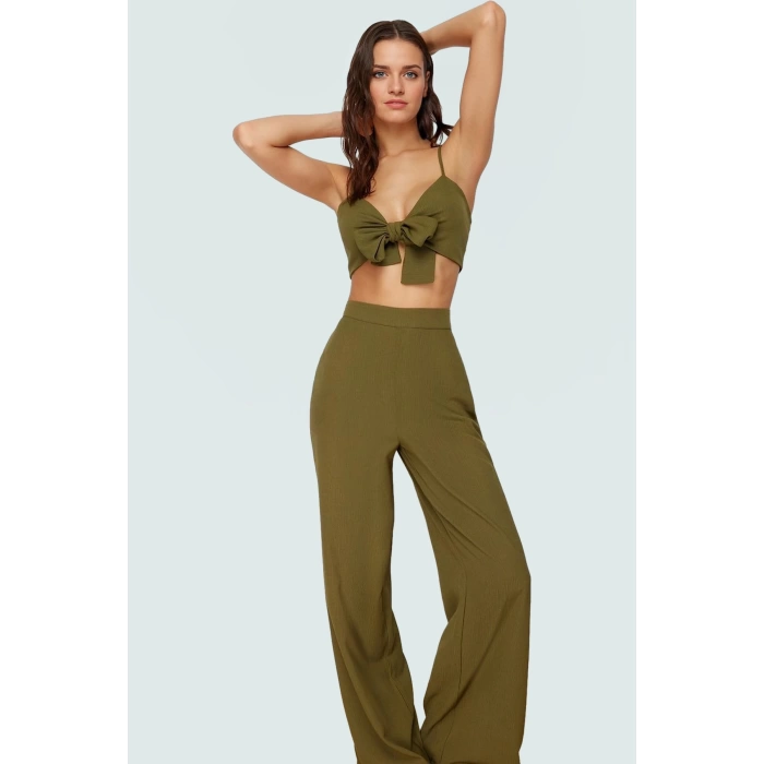 Plaj Şıklığı Crinkle Dokuma Bluz Pantolon Takımı Modern Stil Rahat Ve Şık Görünüm
