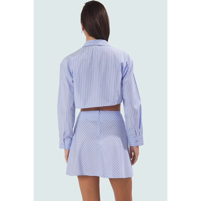 Plaj Şıklığı İçin Çok Çizgili Dokuma Üçlü Takım Zarifane Tasarım Modern Stil Trend
