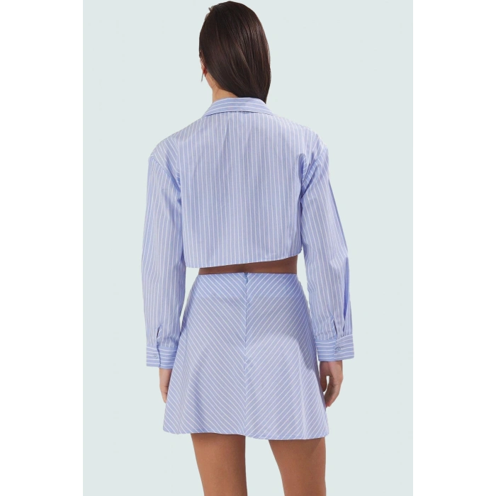 Plaj Şıklığı İçin Çok Çizgili Dokuma Üçlü Takım Zarifane Tasarım Modern Stil Trend
