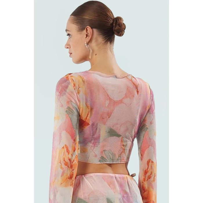 Polyester Mesh Bluz Etek Takım Yazlık Şıklık ve Konfor Özel Tasarım Modern Stil Yüksek Kalite