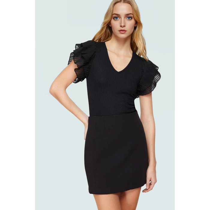 Polyester Örme Bluz Fitted V Yaka Tül Detaylı Kollar Design Koleksiyonu Trend Tasarım