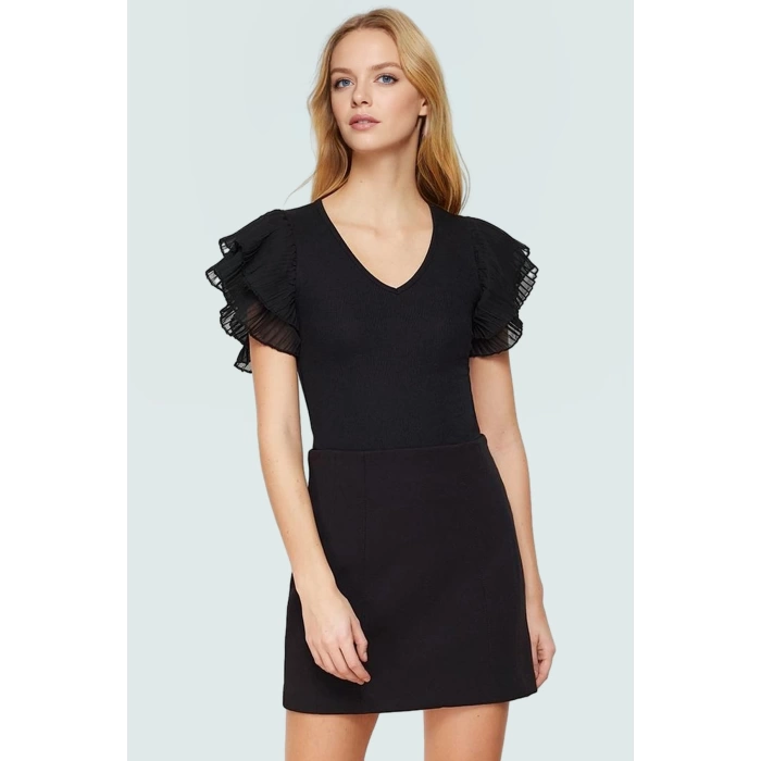 Polyester Örme Bluz Fitted V Yaka Tül Detaylı Kollar Design Koleksiyonu Trend Tasarım