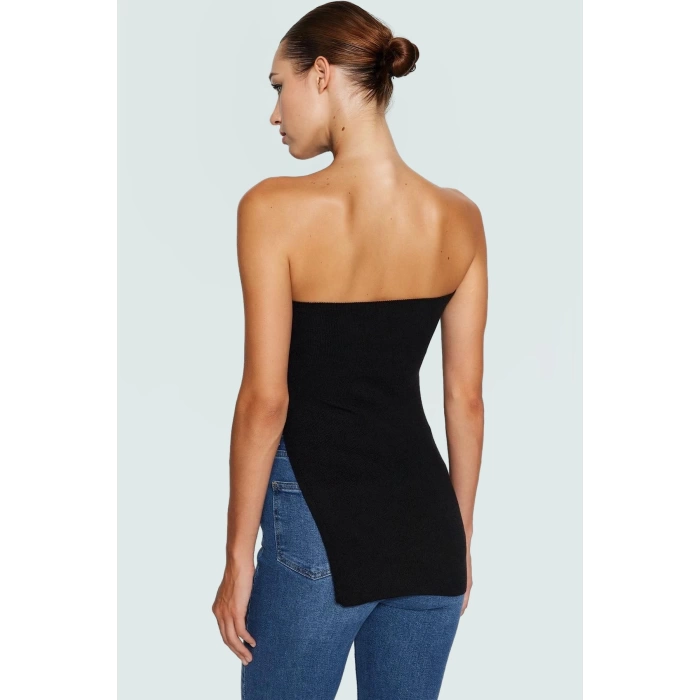 Polyester Viskoz Karışımlı İnce Bluz Regular Boy Yırtmaç Detaylı Dayanıklı Malzeme