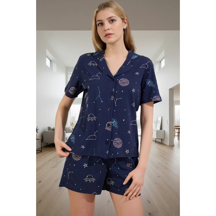 Rahat %100 Pamuklu Pijama Takımı Galaksi Desenli Şort ve Gömlek Dayanıklı Malzeme