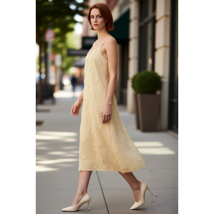 Rahat Kadın Midi Boy İnce Askılı A Line Kalıp Havuz Yaka Dokuma Elbise Yaz Aylarının Vazgeçilmezi