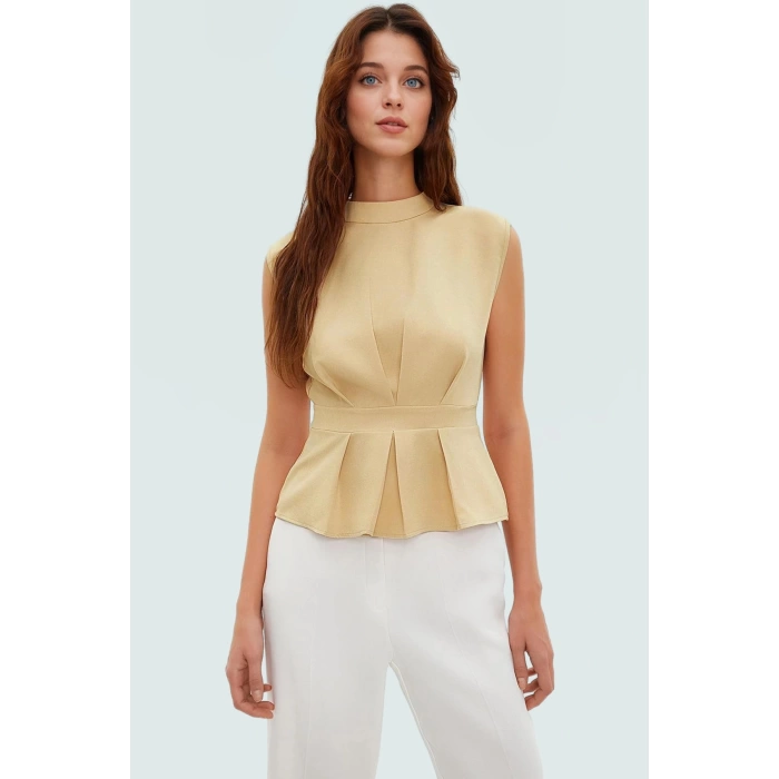 Rahat Kolsuz Bluz Yazlık Dokuma Polyester Karışımlı Trend Tasarım Seçkin Malzeme