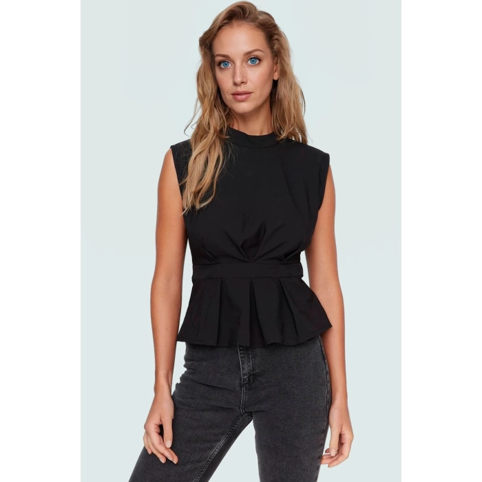 Rahat Kolsuz Bluz Yazlık Dokuma Polyester Karışımlı Trend Tasarım Seçkin Malzeme