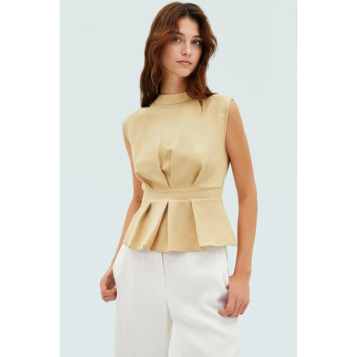 Rahat Kolsuz Bluz Yazlık Dokuma Polyester Karışımlı Trend Tasarım Seçkin Malzeme