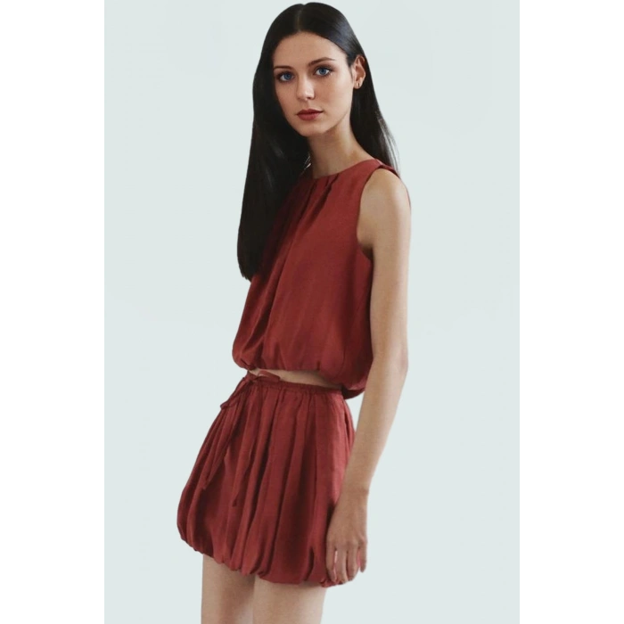 Rahat Modal Kumaştan Halter Yaka Kolsuz Crop Bluz Günlük Kombin Dayanıklı Malzeme Ve Şık