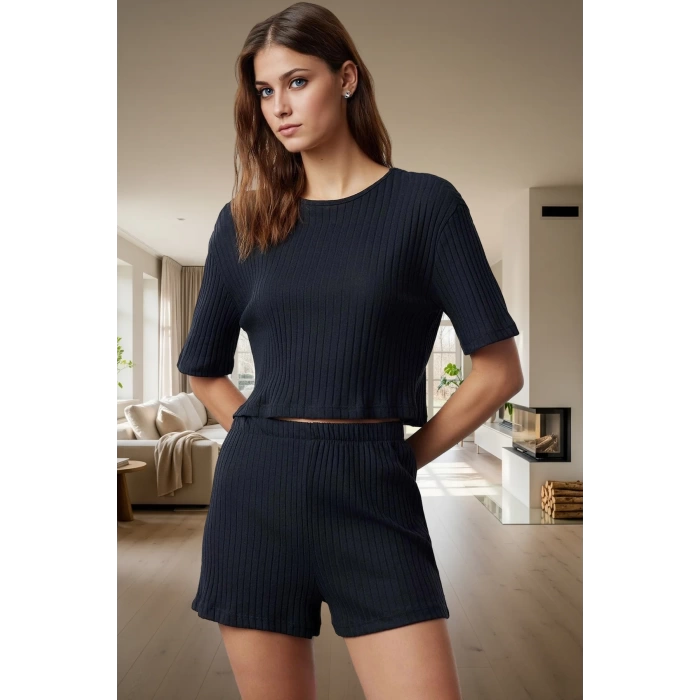 Rahat Pijama Takımı Kaşkorse Örme Kumaş Şeritli Detay Boru Paça Şort Konforlu Kesim