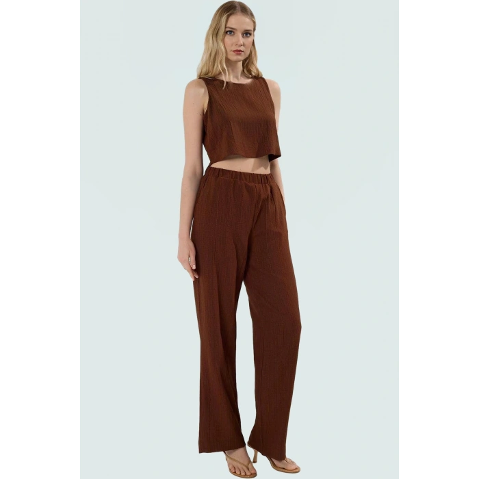 Rahat ve Şık Crinkle Kumaştan Kadın Crop Bluz Pantolon Takım Seçkin Malzeme Özel Tasarım