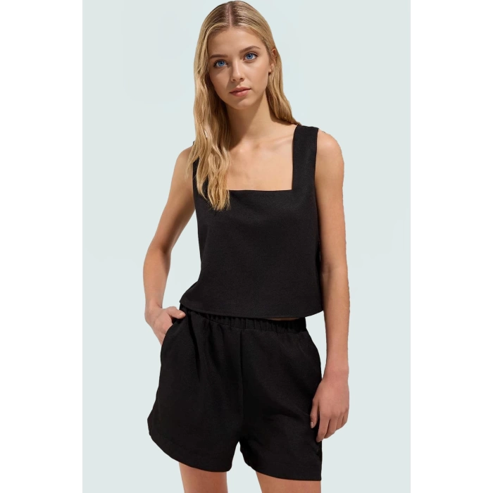 Rahat ve Şık Kadın Yaz Takımı Kısa Şort Bluz Polyester Yüksek Bel Kullanım