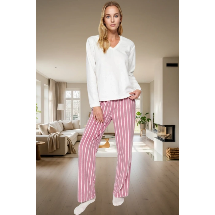 Rahat ve Şık Kışlık Pijama Takımı %100 Polyester Polar Kumaş Dayanıklı Malzeme Görünüm