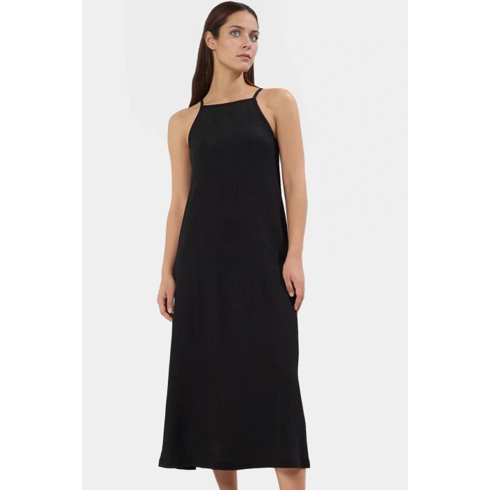 Rahat ve Şık Örme Midi Elbise Halter Yaka Bodycon Kalıp Yırtmaç Detayı Özenle Seçilmiş