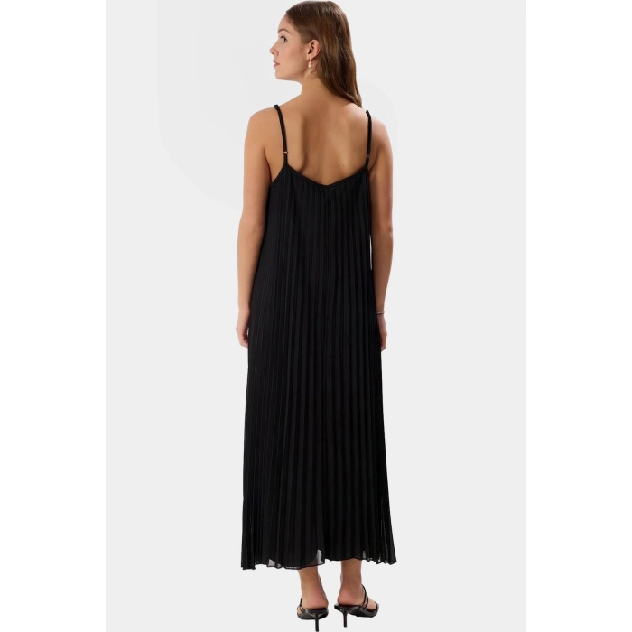Rahat ve Şık Örme Tül Maxi Elbise A line Kesim 135cm Boy Görünüm Profesyonel