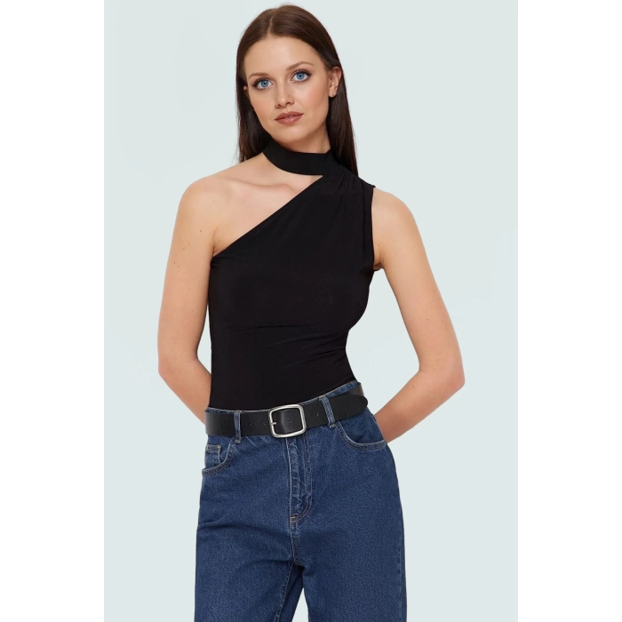 Rahat ve Şık Regular Örme Bluz Tek Kol Choker Yaka Görünüm Konforlu Kesim