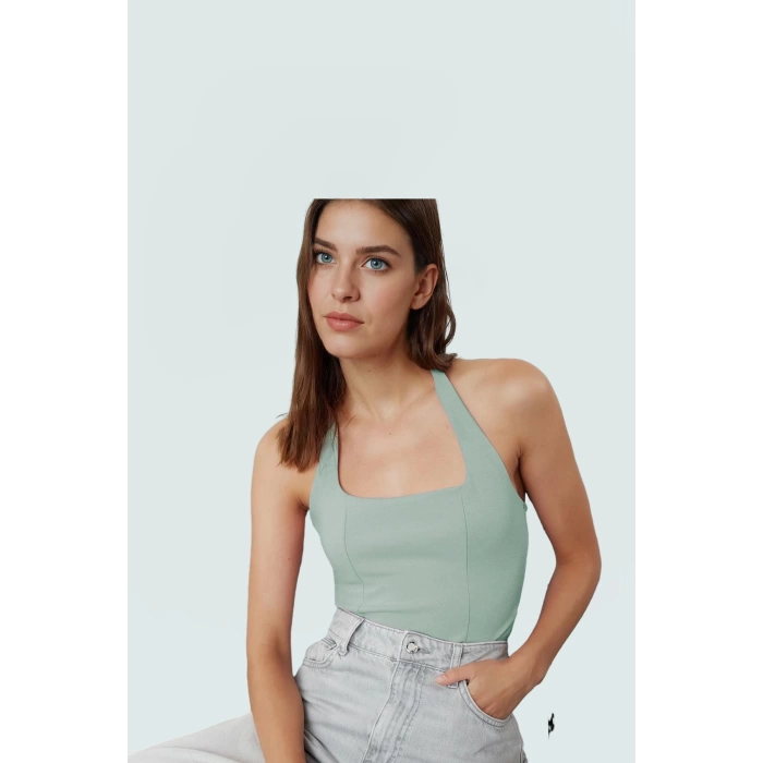 Rahat ve Şık Scuba Krep Crop Bluz Halter Yaka Polyester Karışımı Özenle Seçilmiş