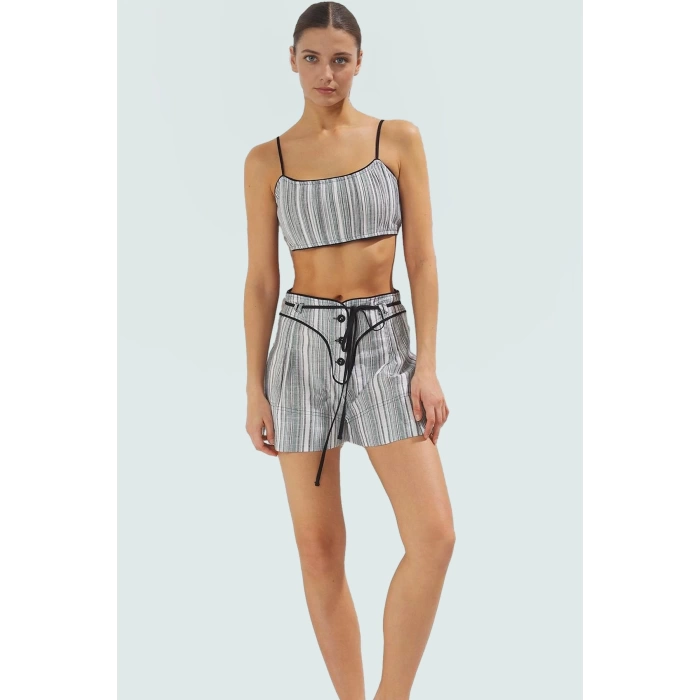 Rahat ve Şık Yazlık Plaj Takımı Pamuklu Bluz Şort Görünüm Modern Stil Kaliteli İşçilik