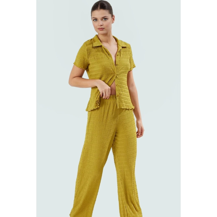 Rahat ve Şık Yazlık Takım Örme Bluz Geniş Paça Pantolon Görünüm