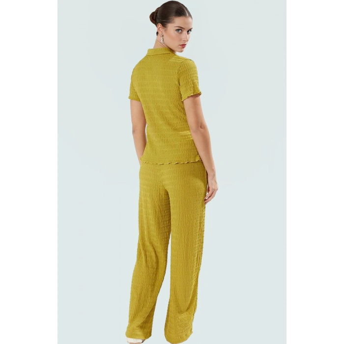 Rahat ve Şık Yazlık Takım Örme Bluz Geniş Paça Pantolon Görünüm