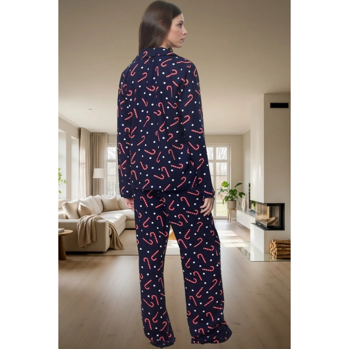 Rahat Viskoz Pijama Takımı; Yılbaşı Desenli Düğmeli Geniş Paça Shally Dokuma Konforlu Kesim