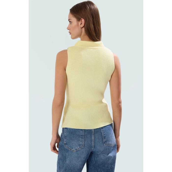 Regular Fit Akrilik Triko Bluz Polo Yaka Kolsuz Rahat Ve Şık Görünüm