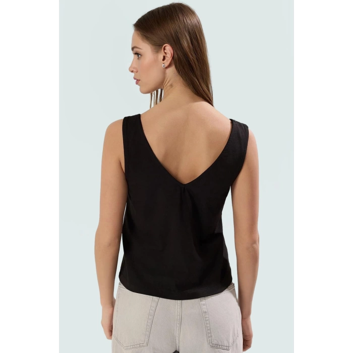 Regular V Yaka Örme Bluz Pamuklu Rahat Fitted Kalıp Aksesuar Detaylı Konforlu Kesim
