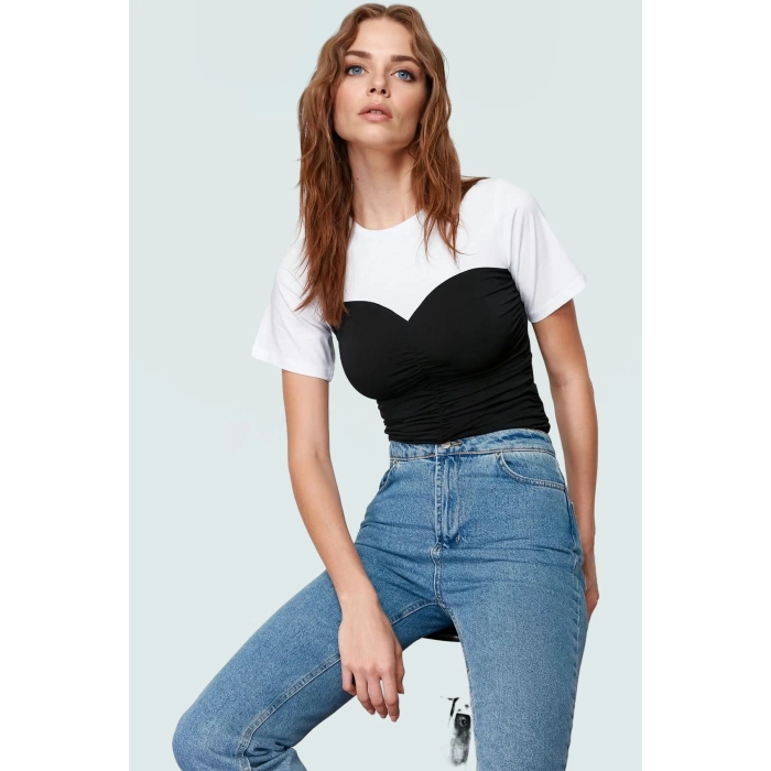 Renk Bloklu Bisiklet Yaka Kısa Kollu Fitted Pamuk Bluz Sandy Dokuma Casual Özenle Seçilmiş