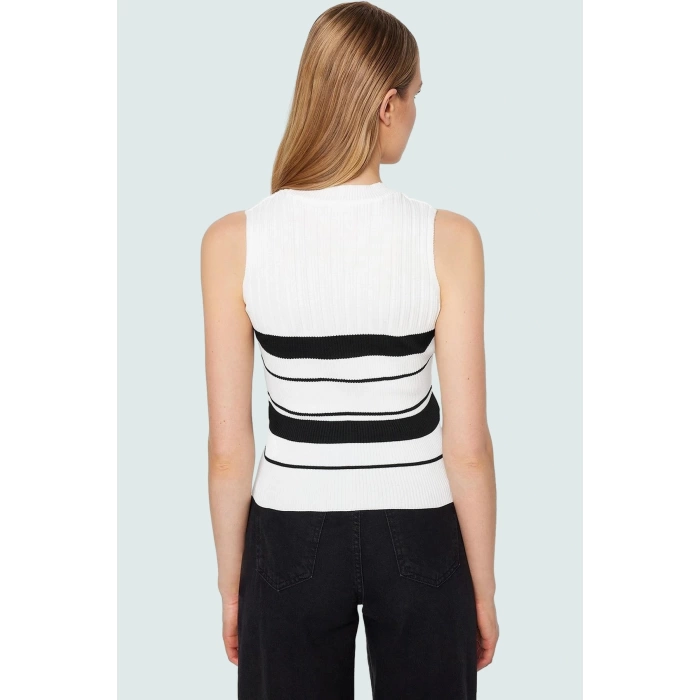 Renk Bloklu Kolsuz Triko Bluz Rahat Kalıp Polyester Yazlık Modern Stil Şık Görünüm Uzun Ömürlü
