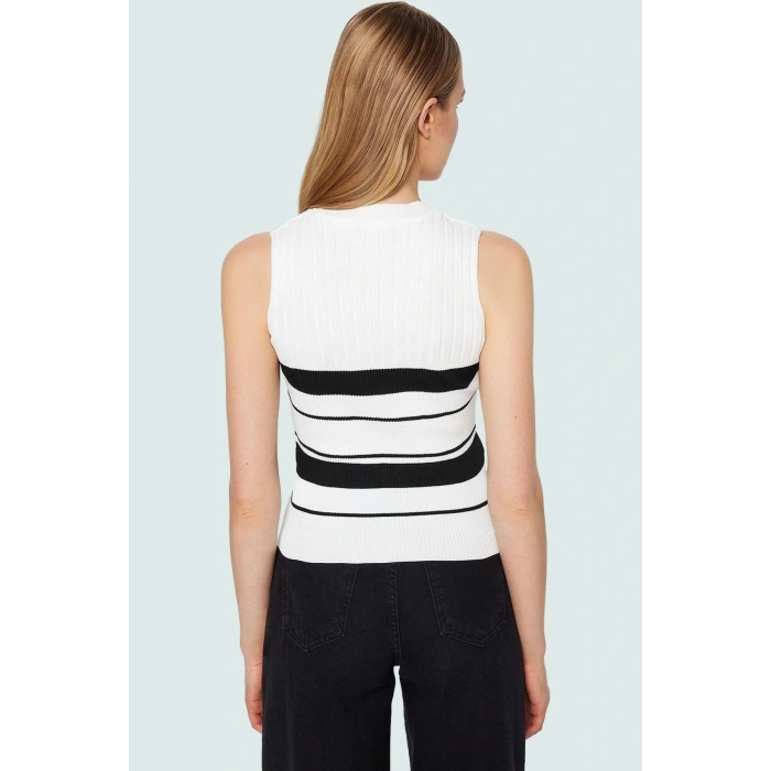 Renk Bloklu Kolsuz Triko Bluz Rahat Kalıp Polyester Yazlık Modern Stil Şık Görünüm Uzun Ömürlü
