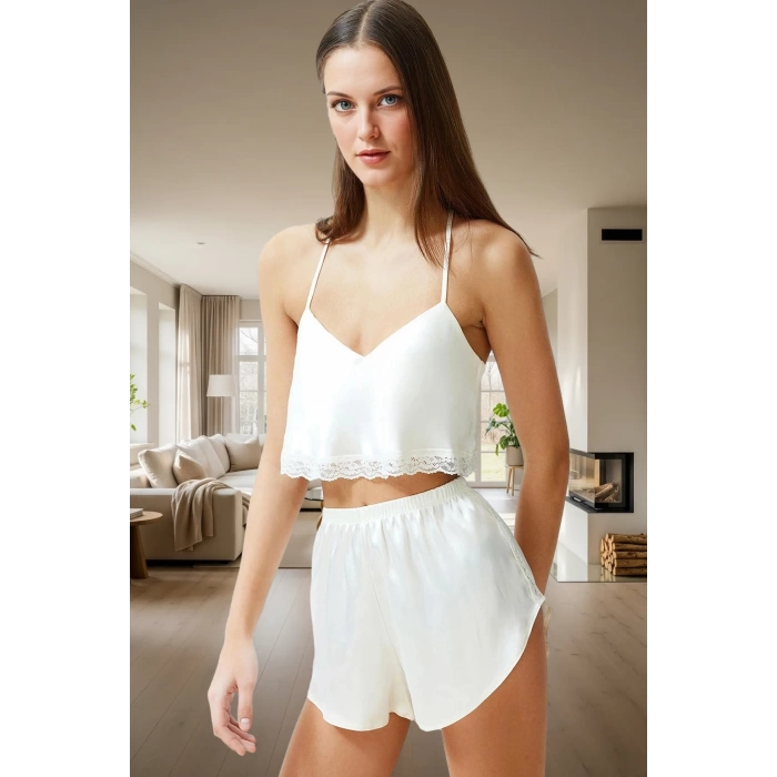 Saten Pijama Takımı Dantel Detaylı Rahat ve Şık Seçkin Malzeme Modern Stil Mükemmel Uyum