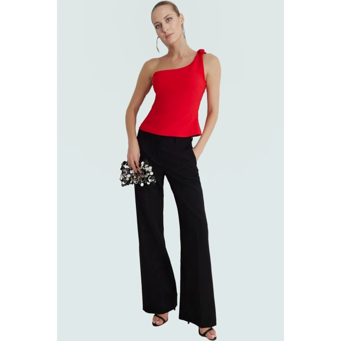 Şık Asimetrik Yaka Fitted Bluz Polyester Elastan Yazlık Kaliteli İşçilik Rahat Kullanım