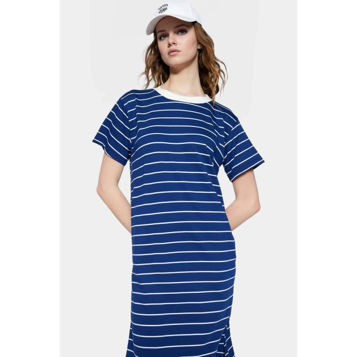 Şık Çizgili Maxi Örme Elbise Rahat Kalıp Kısa Kollu Yazlık Ve Modern Stil Zarifane Tasarım