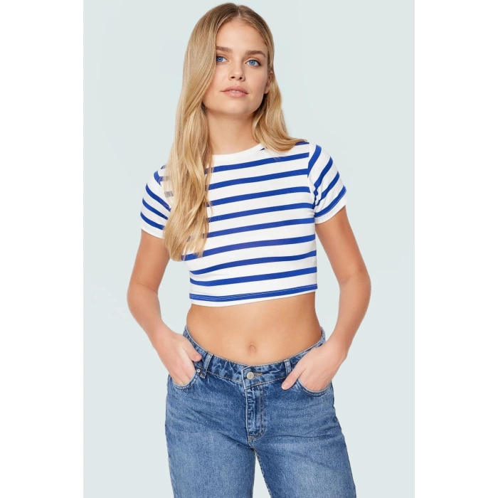 Şık Çizgili Viskoz Crop Bluz Yazlık Rahat Fitted Kalıp Uzun Ömürlü Seçkin Malzeme Trend Tasarım