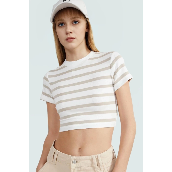 Şık Çizgili Viskoz Crop Bluz Yazlık Rahat Fitted Kalıp Uzun Ömürlü Seçkin Malzeme Trend Tasarım