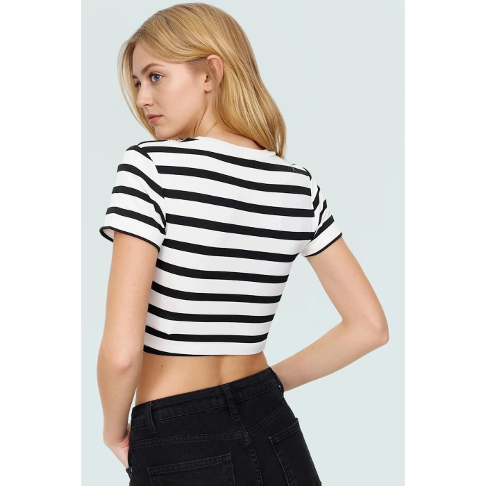 Şık Çizgili Viskoz Crop Bluz Yazlık Rahat Fitted Kalıp Uzun Ömürlü Seçkin Malzeme Trend Tasarım