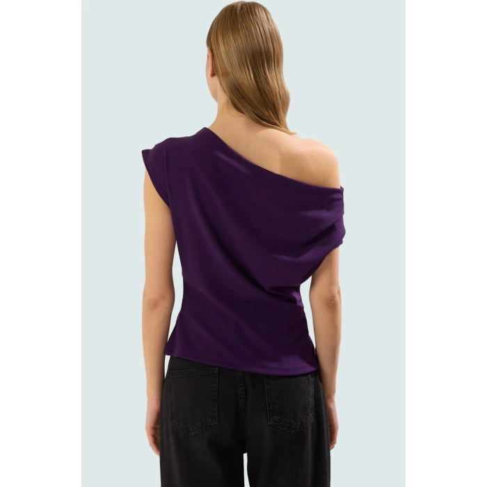 Şık Dökümlü Örme Bluz Asimetrik Yaka Kısa Kol Regular Kalıp Özel Tasarım Modern Stil