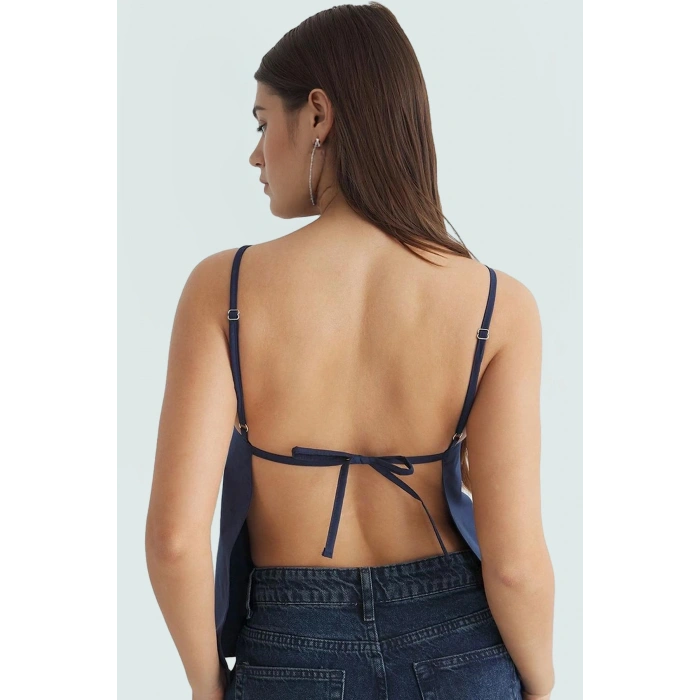 Şık Kadın Bluz Polyester Elastan Karışımı İnce Askılı Kare Yaka Premium Kalite