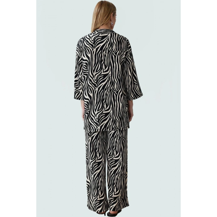 Şık Leopar Desenli Kimono Takım Nefes Alan Polyester Kumaş Görünüm Profesyonel