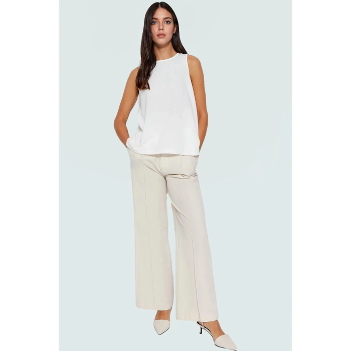 Şık ve Rahat Kolsuz Bluz Polyester Krep Örme Regular Kalıp Premium Kalite Profesyonel Görünüm